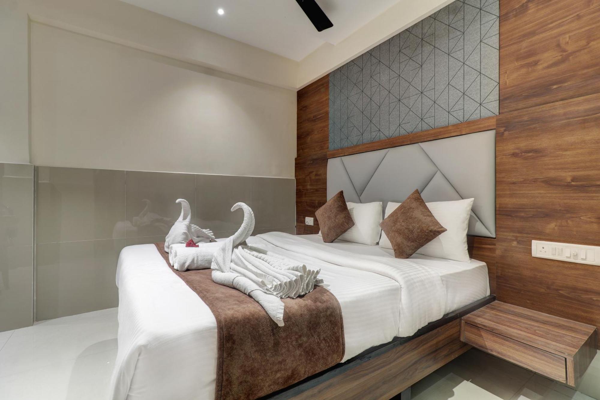 New Parimeet Residency Hotell Navi Mumbai Eksteriør bilde
