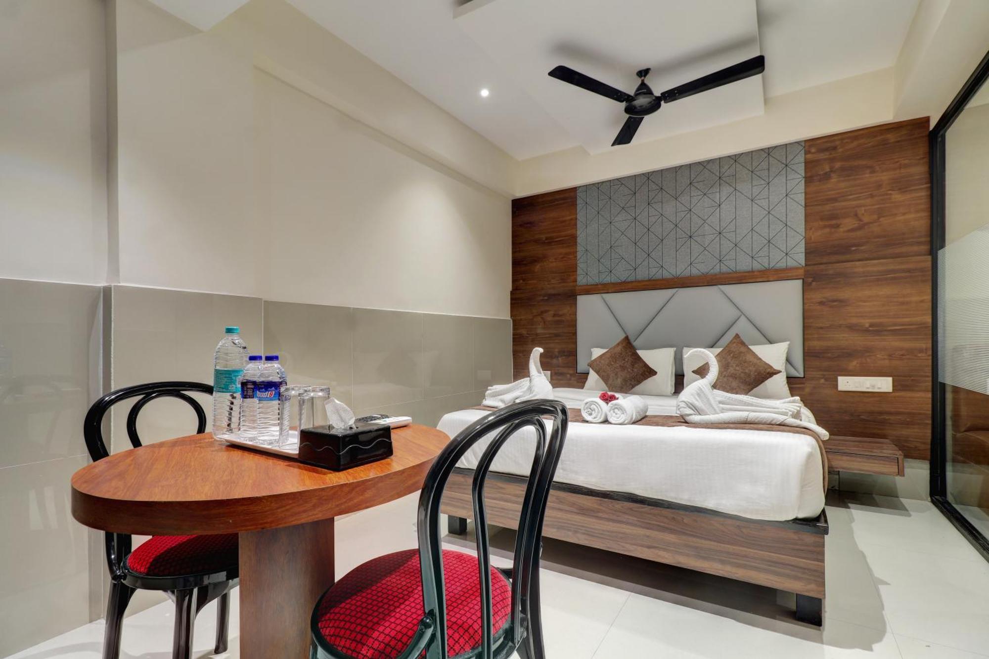 New Parimeet Residency Hotell Navi Mumbai Eksteriør bilde