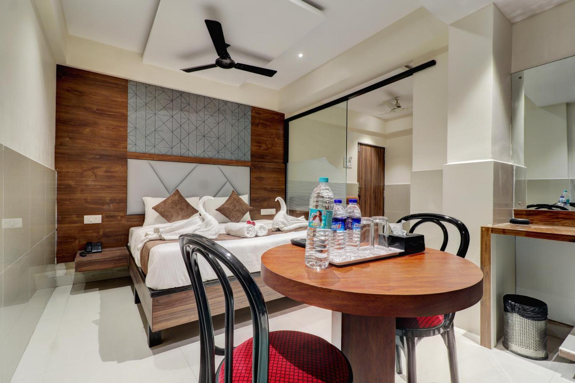 New Parimeet Residency Hotell Navi Mumbai Eksteriør bilde
