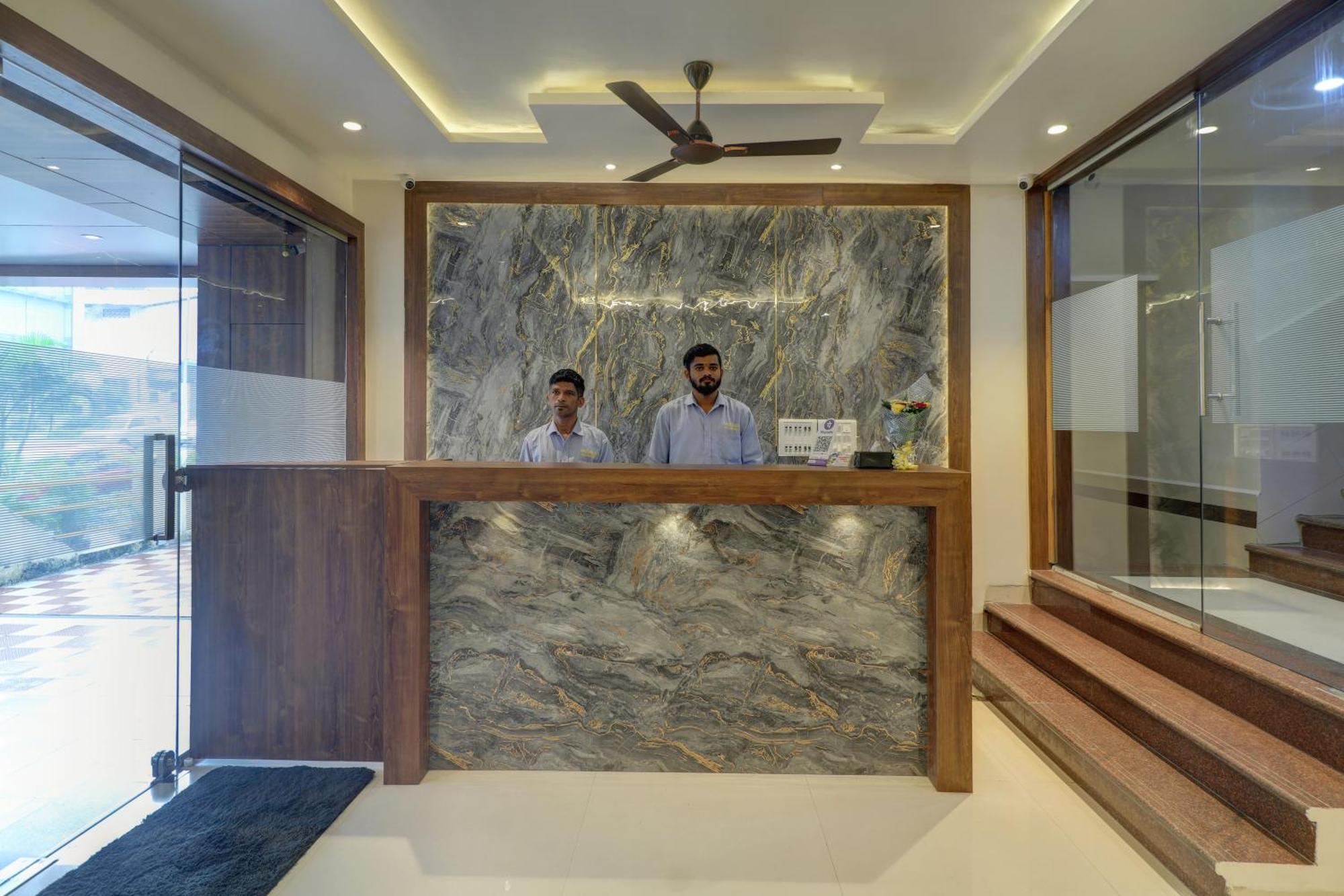 New Parimeet Residency Hotell Navi Mumbai Eksteriør bilde