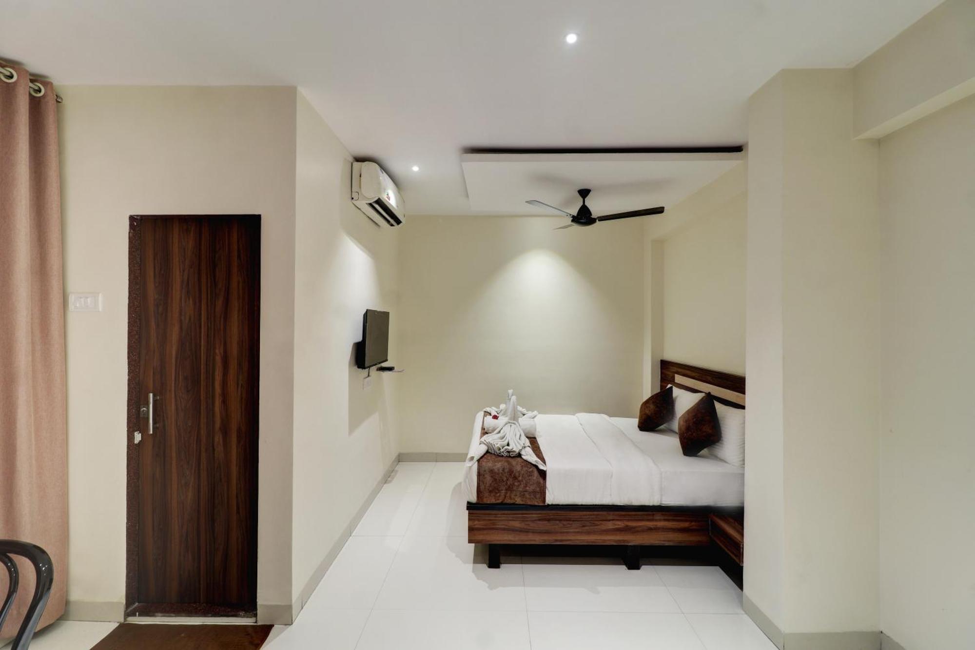 New Parimeet Residency Hotell Navi Mumbai Eksteriør bilde