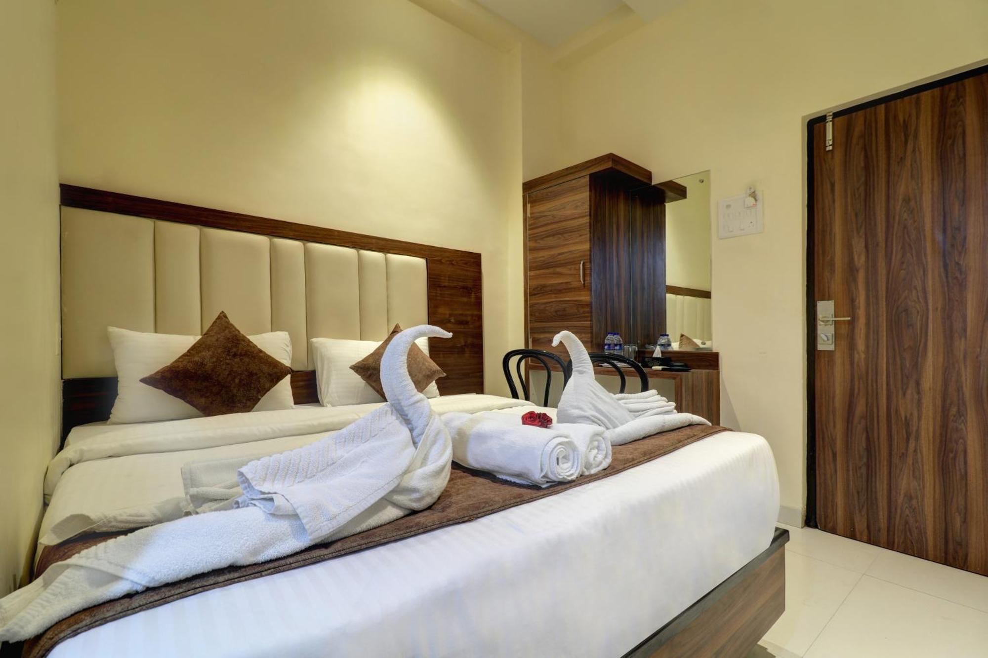 New Parimeet Residency Hotell Navi Mumbai Eksteriør bilde