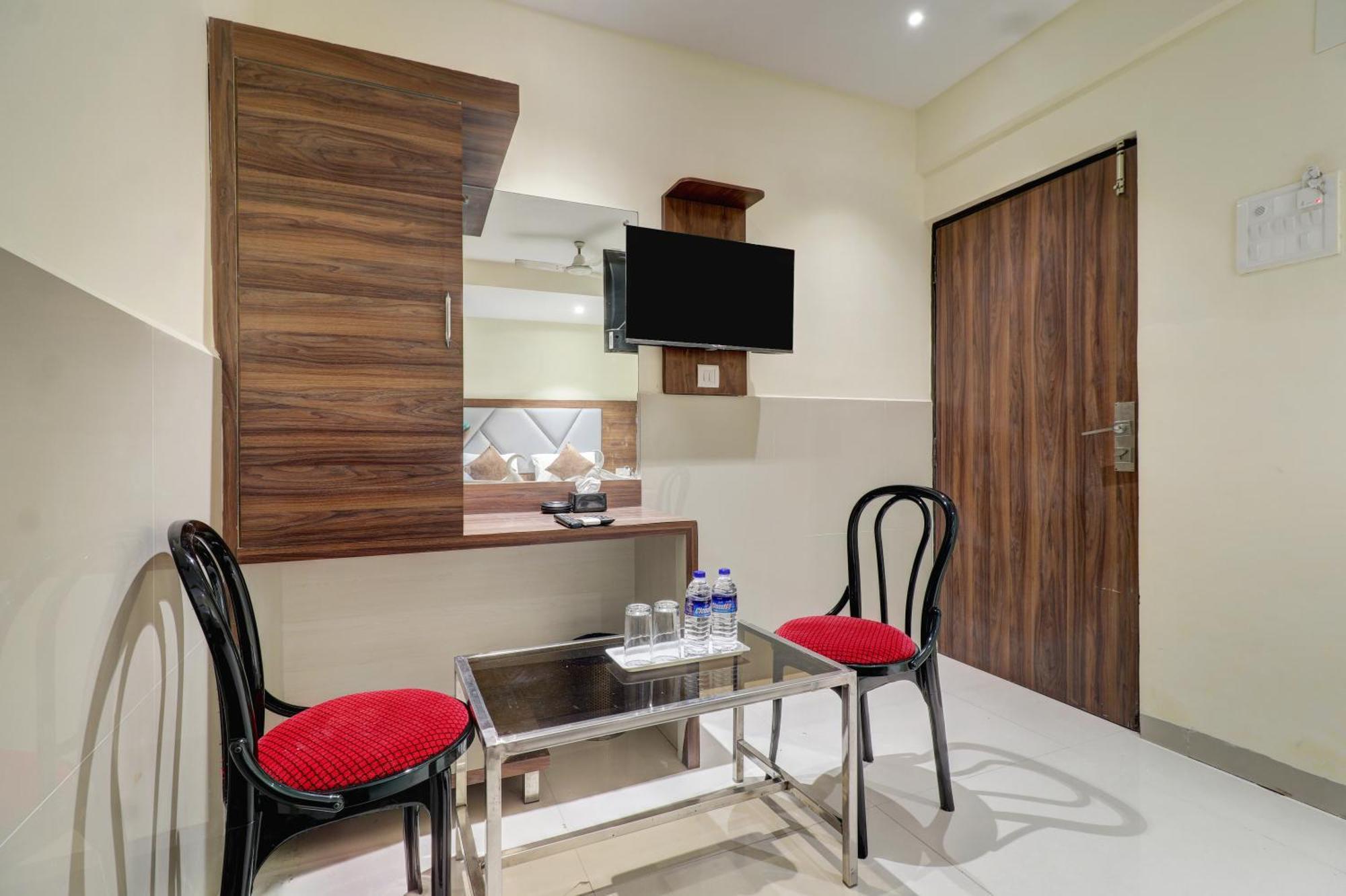 New Parimeet Residency Hotell Navi Mumbai Eksteriør bilde