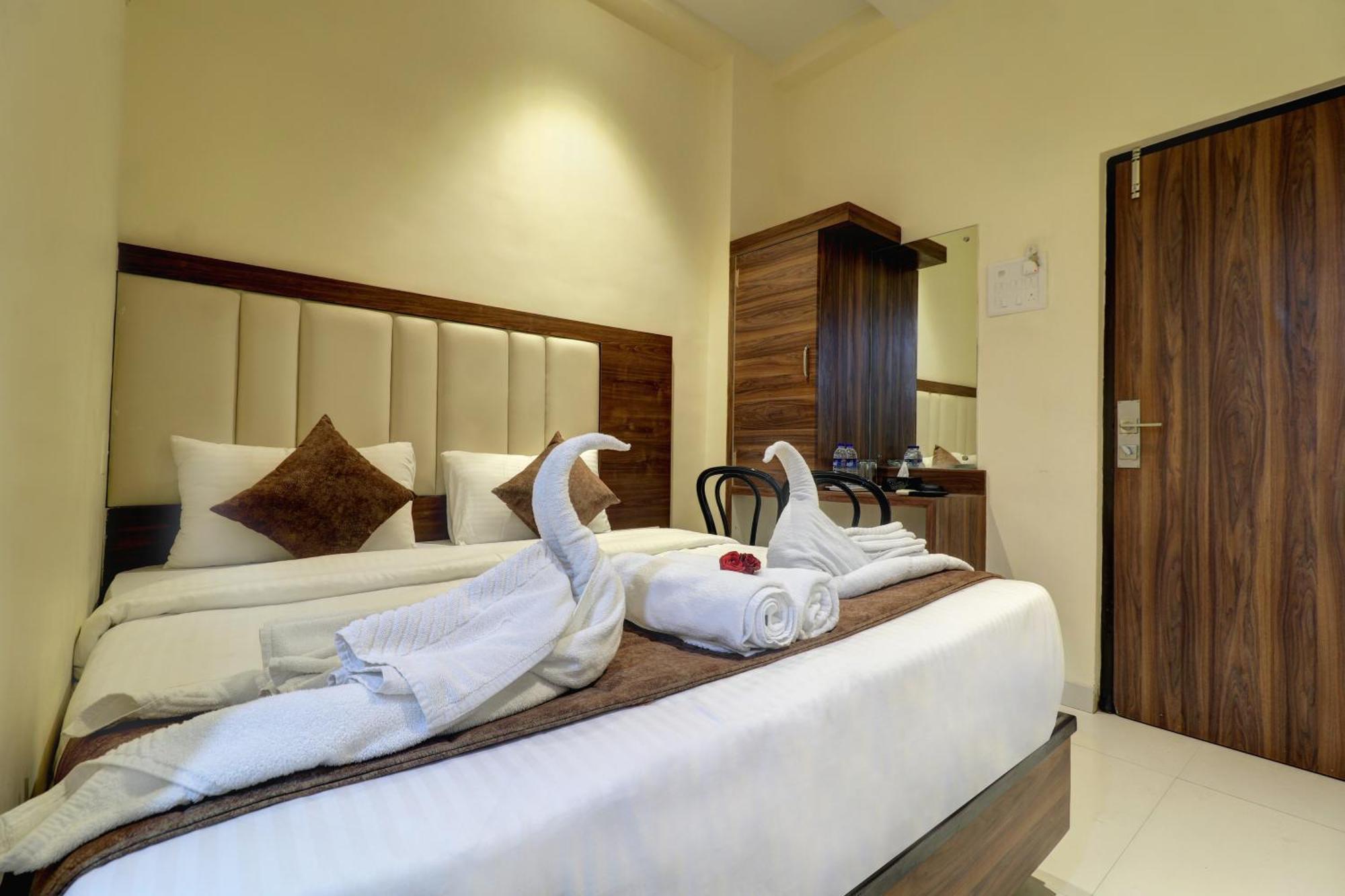 New Parimeet Residency Hotell Navi Mumbai Eksteriør bilde